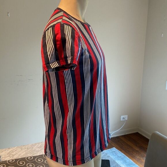 Guess Small Tshirt Stripes Navy/red/white Brand logo embroidered on upper chest - Picture 3 of 5